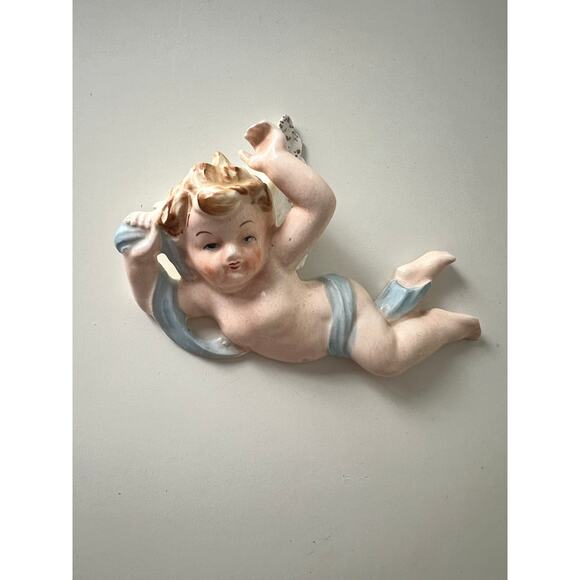 Vintage Winged Cherub Angel Wall Pocket Figurine it Cherub Planter Stamped Japan - Picture 6 of 9